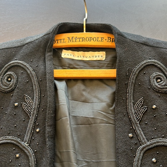 Vintage Paul Alexander wool duster from 1980s with black cording and beadwork - Picture 4 of 5